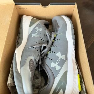 Brand new under armour runners